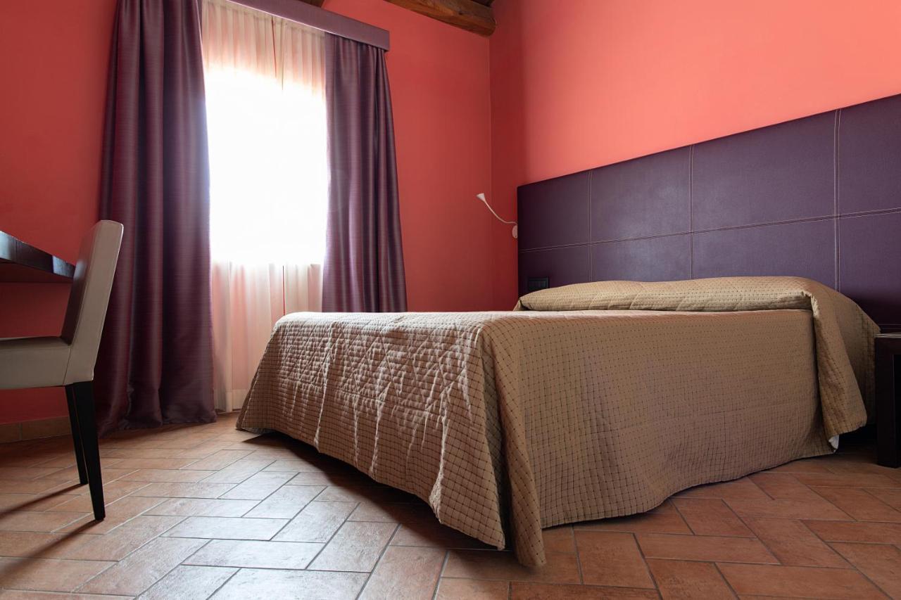 Magione Papale Relais Hotel LʼAquila Exterior foto